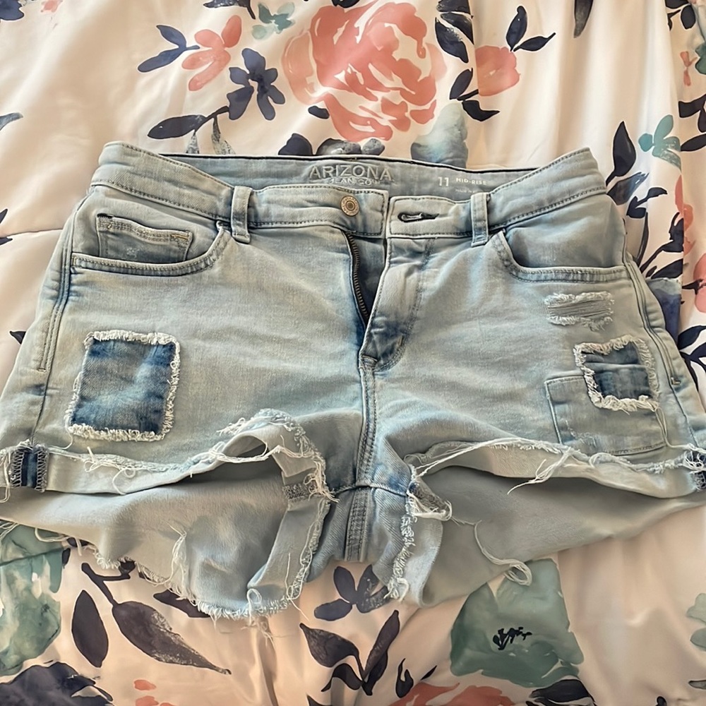mid rise shorts worn very little !